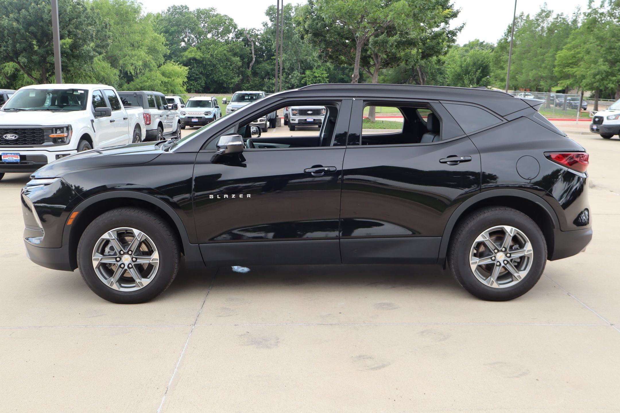 Used 2023 Chevrolet Blazer LT FWD image 7