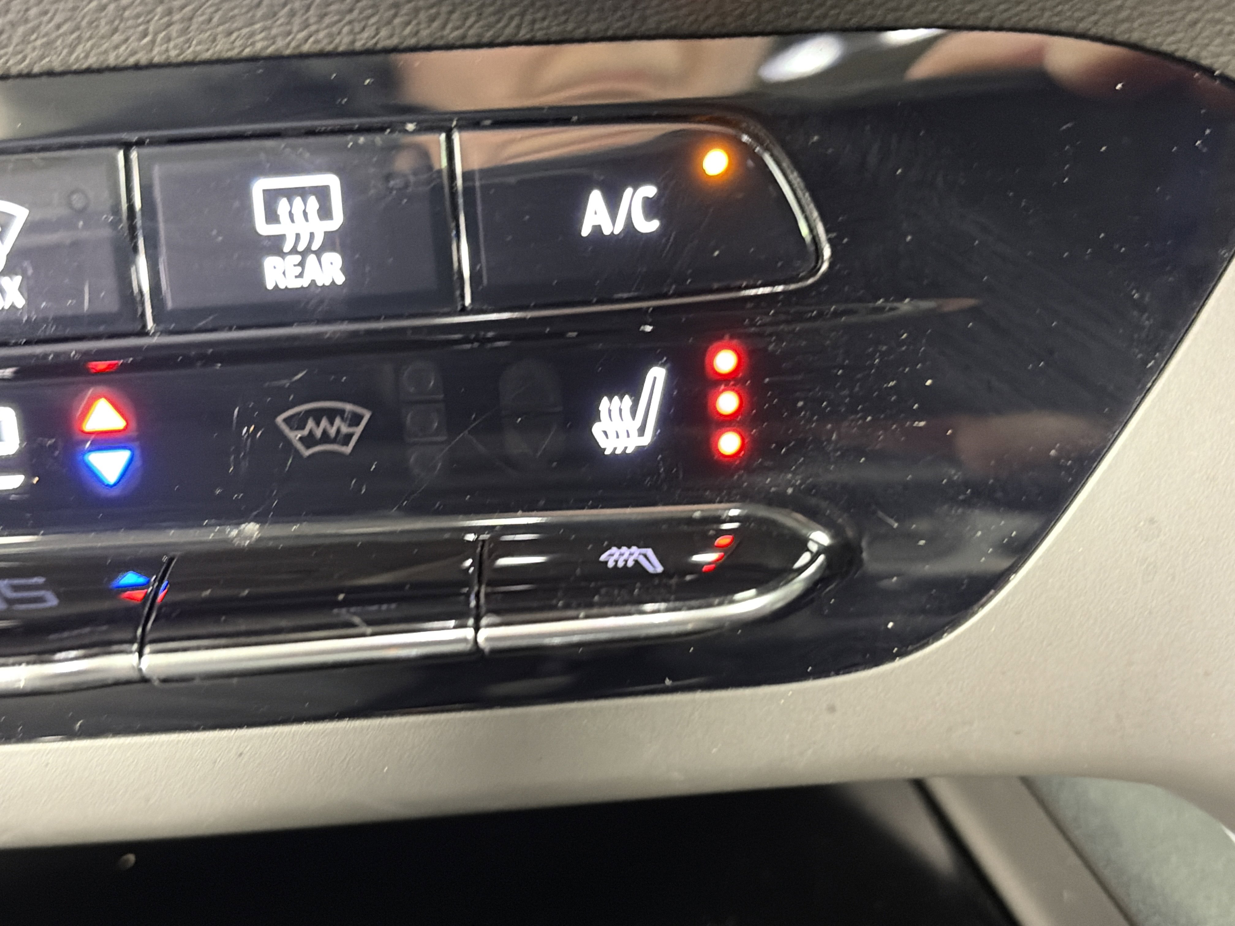 Used 2023 Buick Envision Preferred AWD/4WD image 24