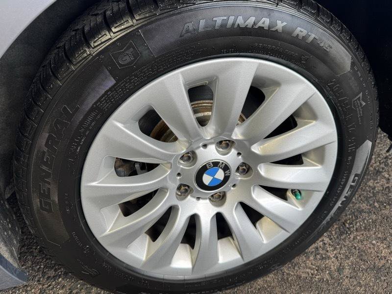 Used 2009 BMW 328i xDrive Sedan AWD/4WD image 12