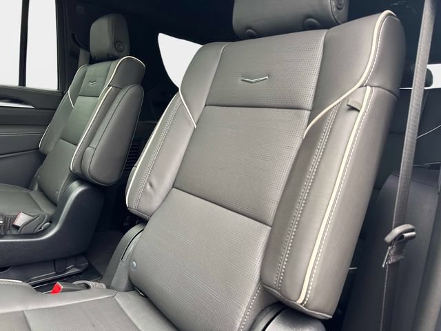 New 2026 Cadillac Escalade ESV Sport w/ Touring Package AWD/4WD image 15