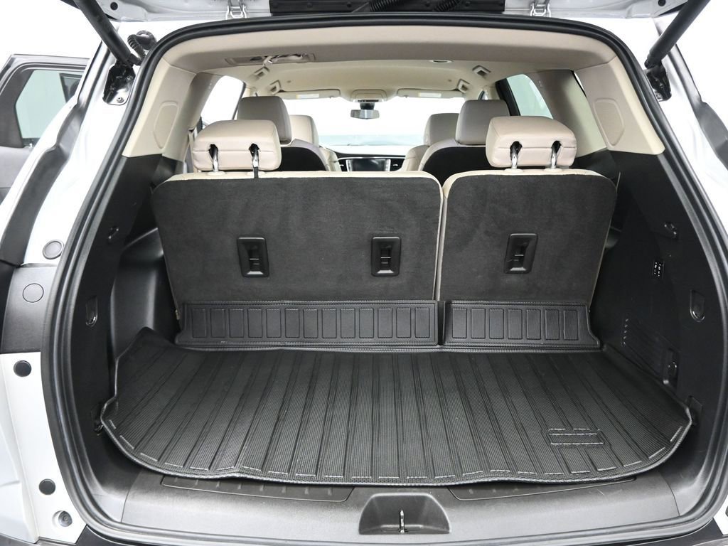 Used 2020 Buick Enclave Premium w/ Surround and Sites Package AWD/4WD image 27