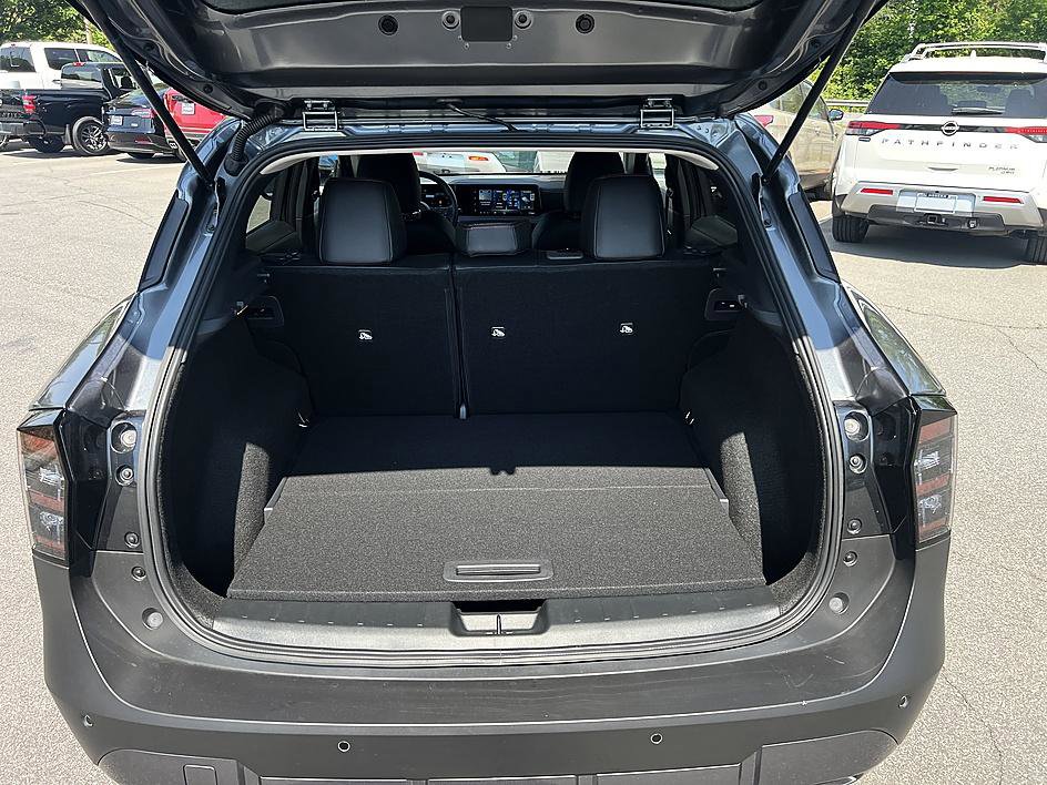 Certified 2026 Nissan Kicks SR FWD image 15