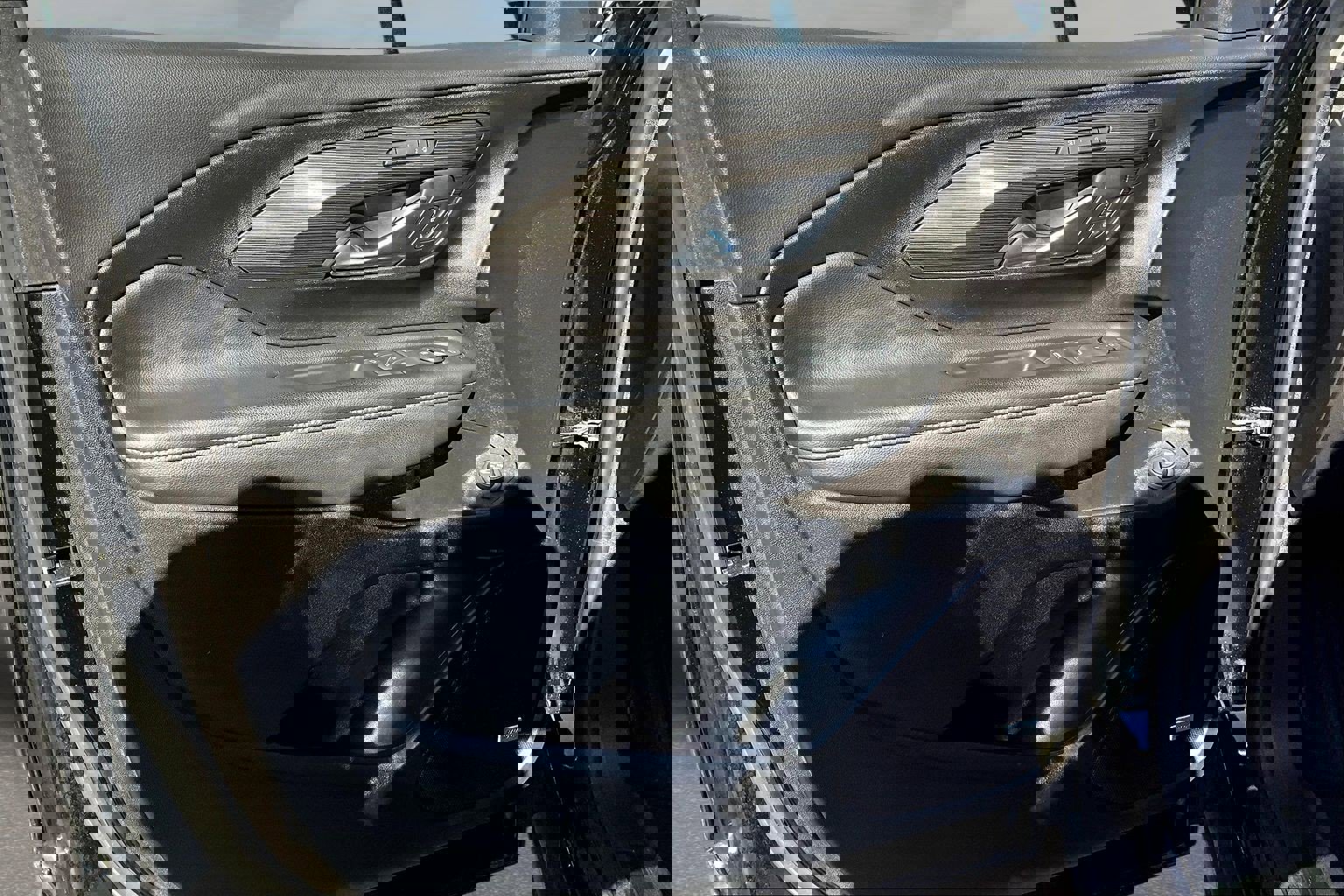 Used 2024 GMC Terrain SLT w/ Infotainment Package II image 12