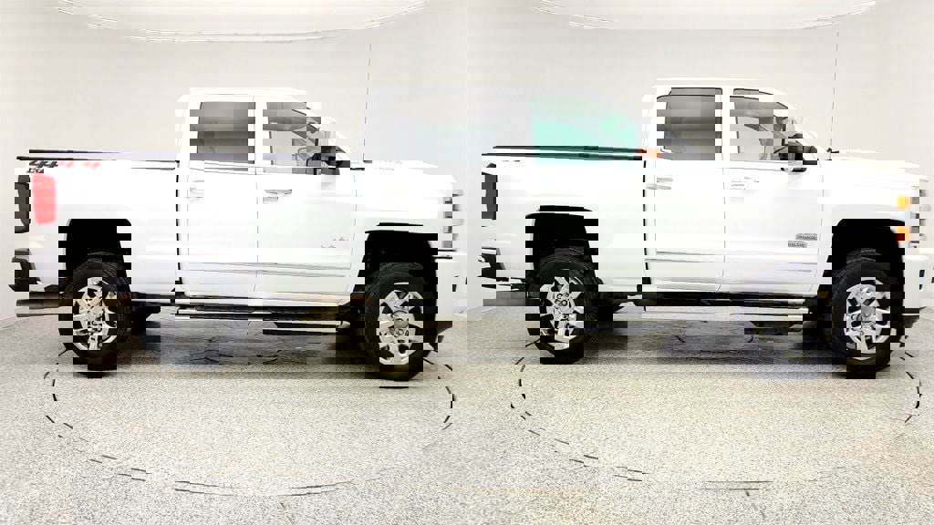 Used 2019 Chevrolet Silverado 3500 High Country w/ Duramax Plus Package image 4