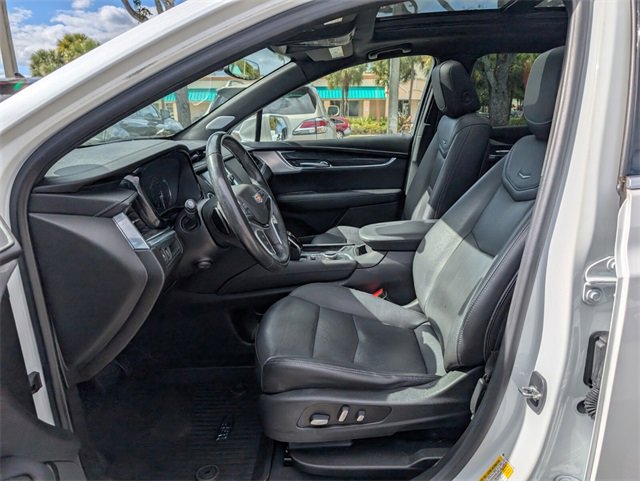 Used 2020 Cadillac XT5 Premium Luxury w/ LPO, Floor Liner Package image 16