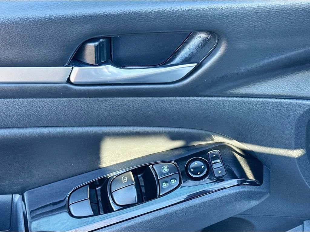 Used 2024 Nissan Altima 2.5 SR image 18