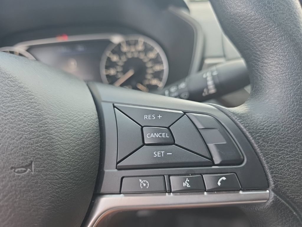 Used 2025 Nissan Altima 2.5 SV FWD image 18