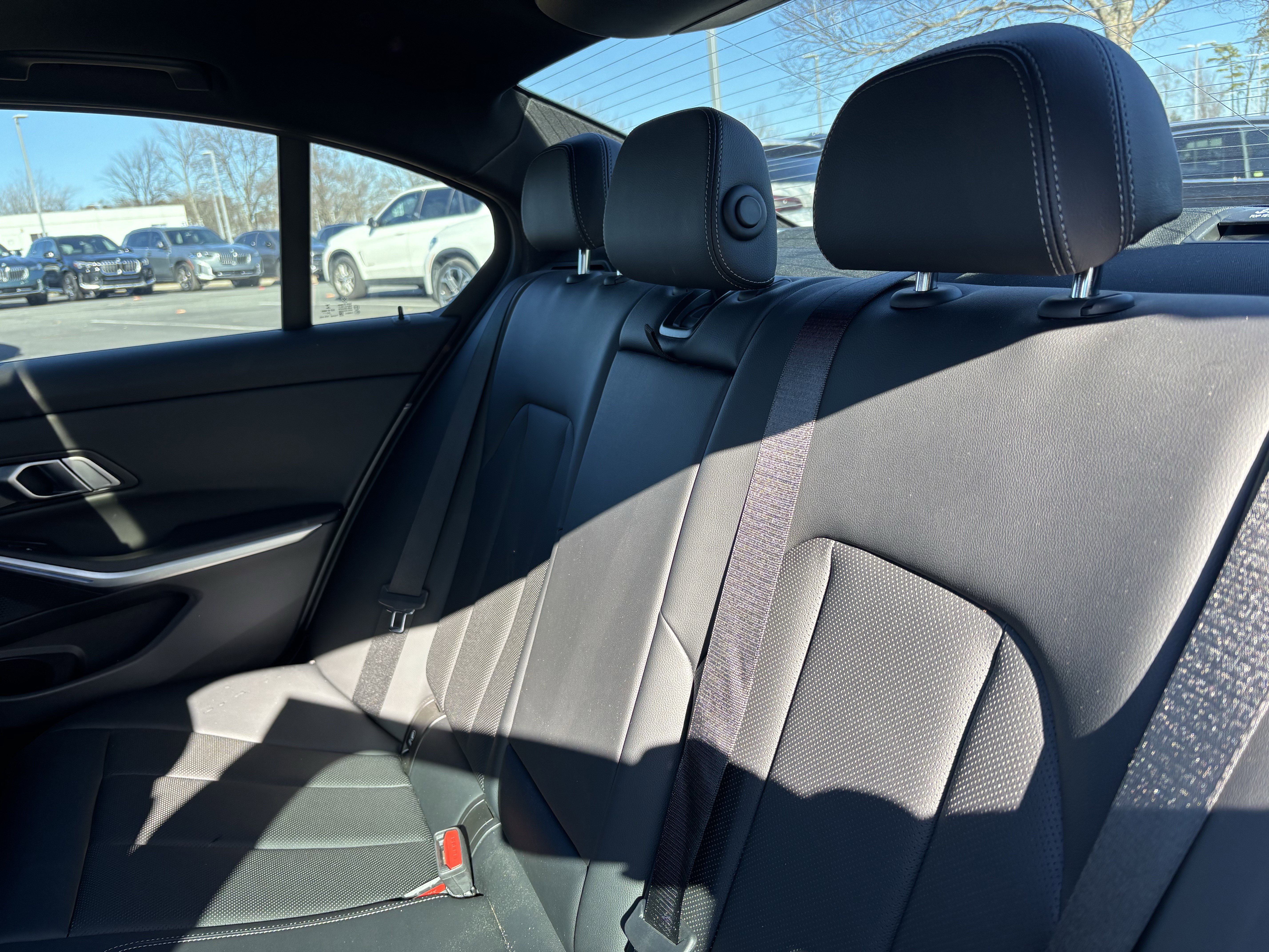 Used 2023 BMW 330i Sedan w/ Premium Package image 32