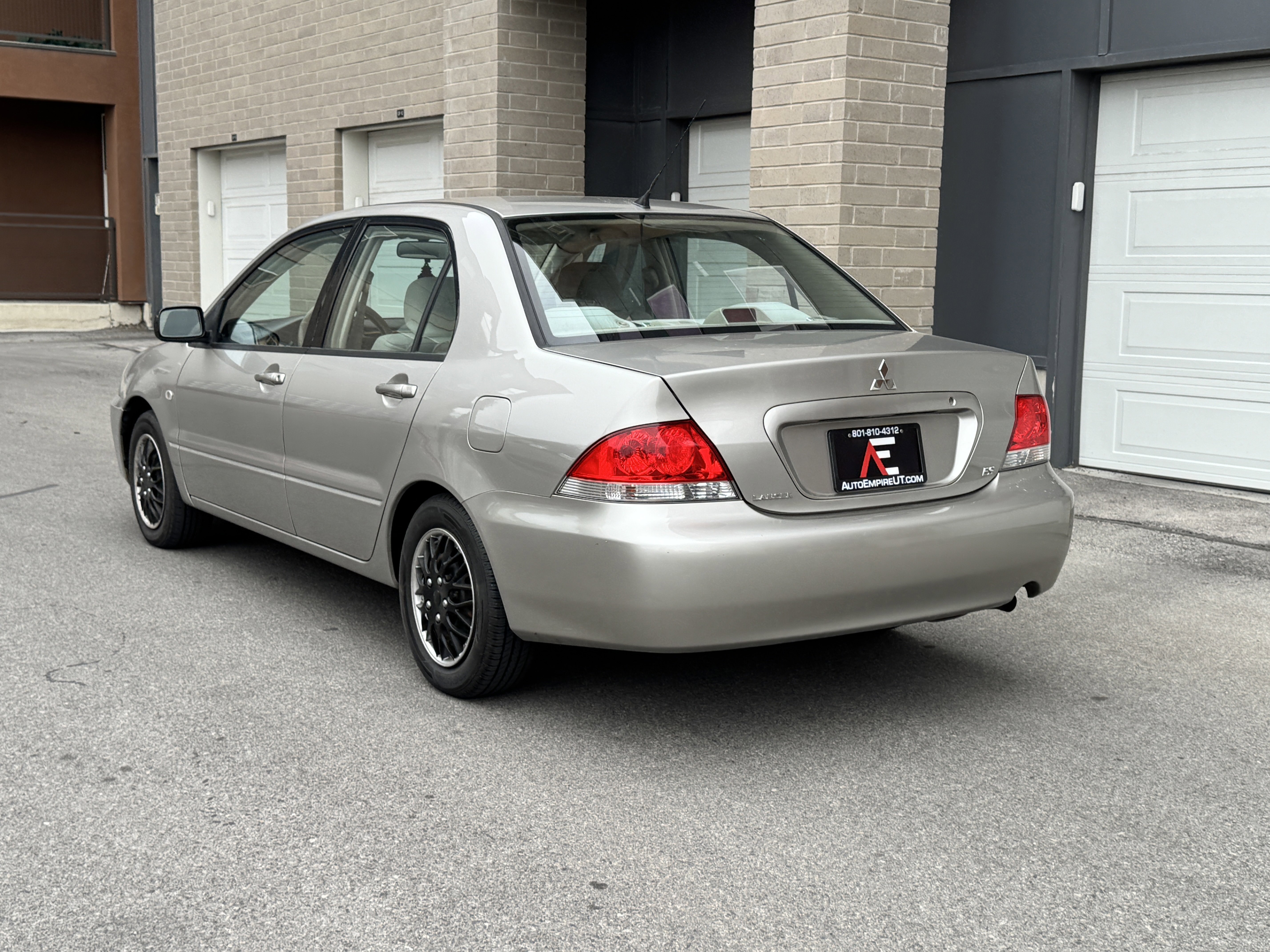 Used 2004 Mitsubishi Lancer ES FWD image 3