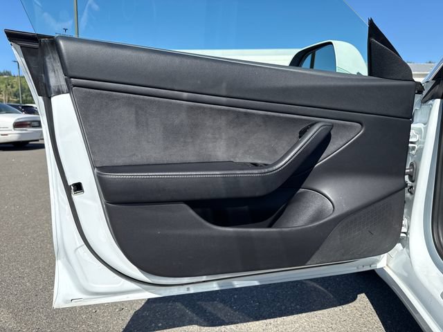 Used 2018 Tesla Model 3 Long Range AWD/4WD image 18