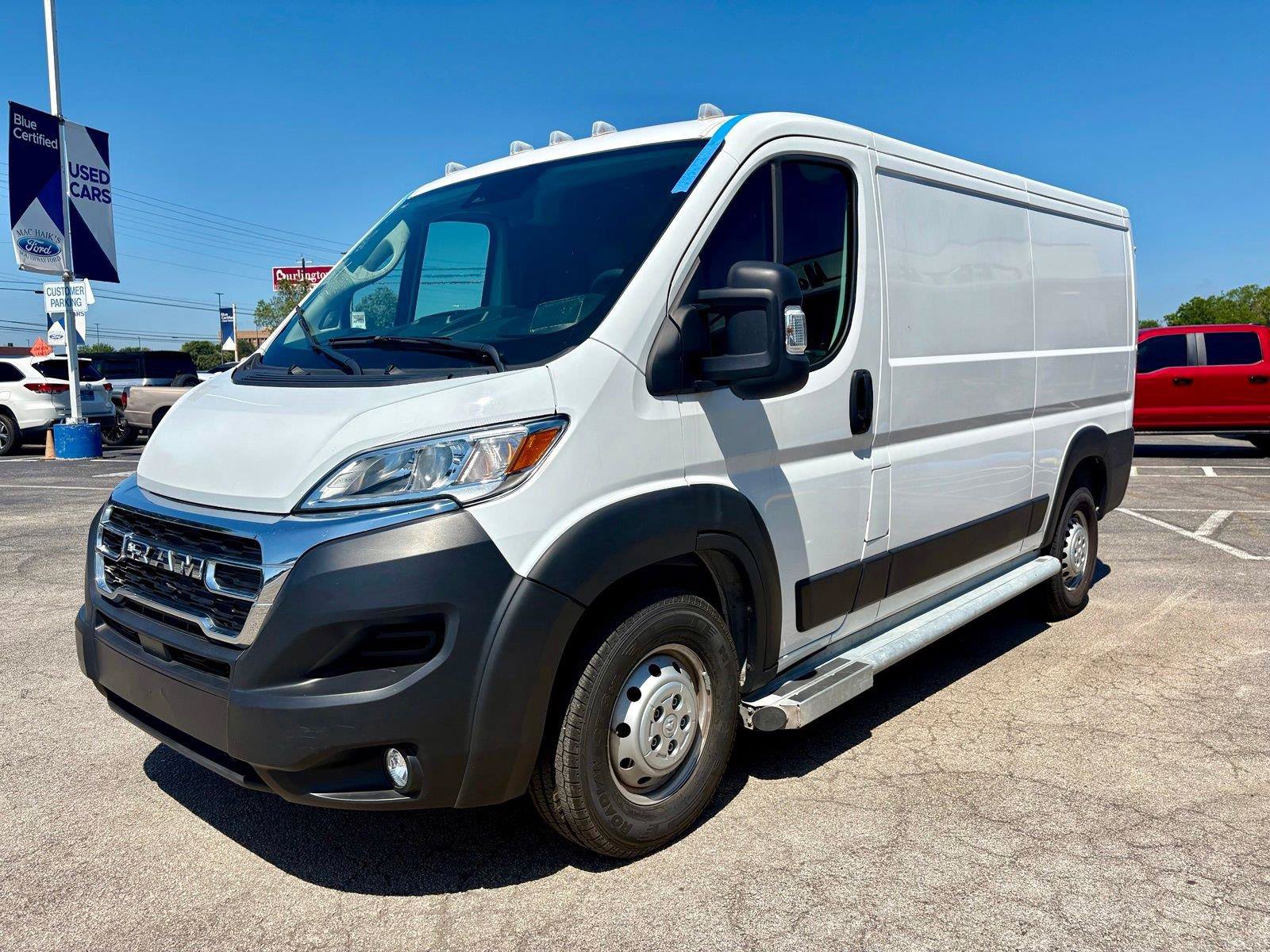 Used 2025 RAM ProMaster 2500 w/ U-Haul Equipment Group FWD image 8