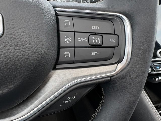 Used 2024 Jeep Wagoneer Series II AWD/4WD image 27