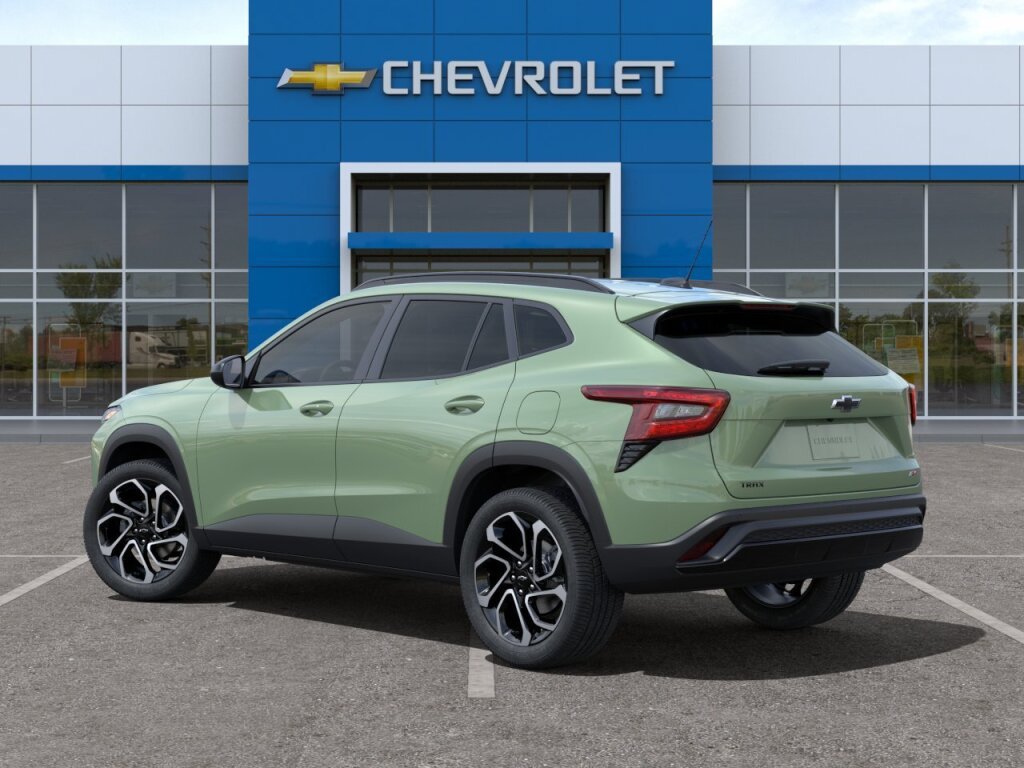 New 2024 Chevrolet Trax RS w/ Sunroof Package FWD image 4