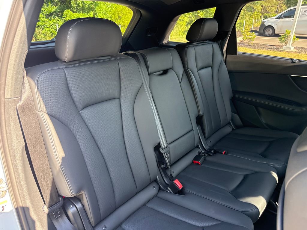 Used 2025 Audi Q7 3.0T Premium Plus AWD/4WD image 32