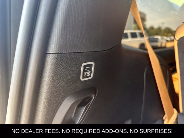 Used 2023 Jeep Grand Wagoneer Series III AWD/4WD image 12