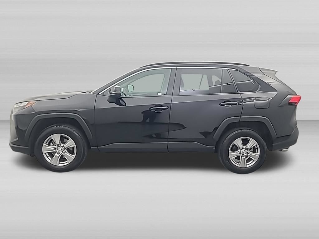 Used 2025 Toyota RAV4 XLE AWD/4WD image 7