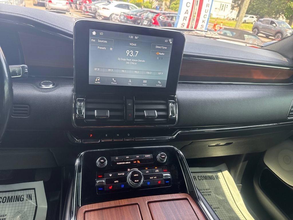 Used 2018 Lincoln Navigator Reserve w/ Technology Package AWD/4WD image 18