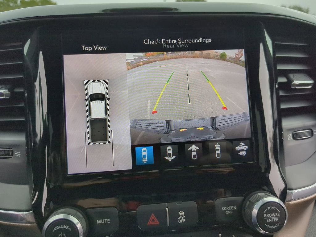 Used 2019 RAM 3500 Laramie w/ Black Appearance Package image 18