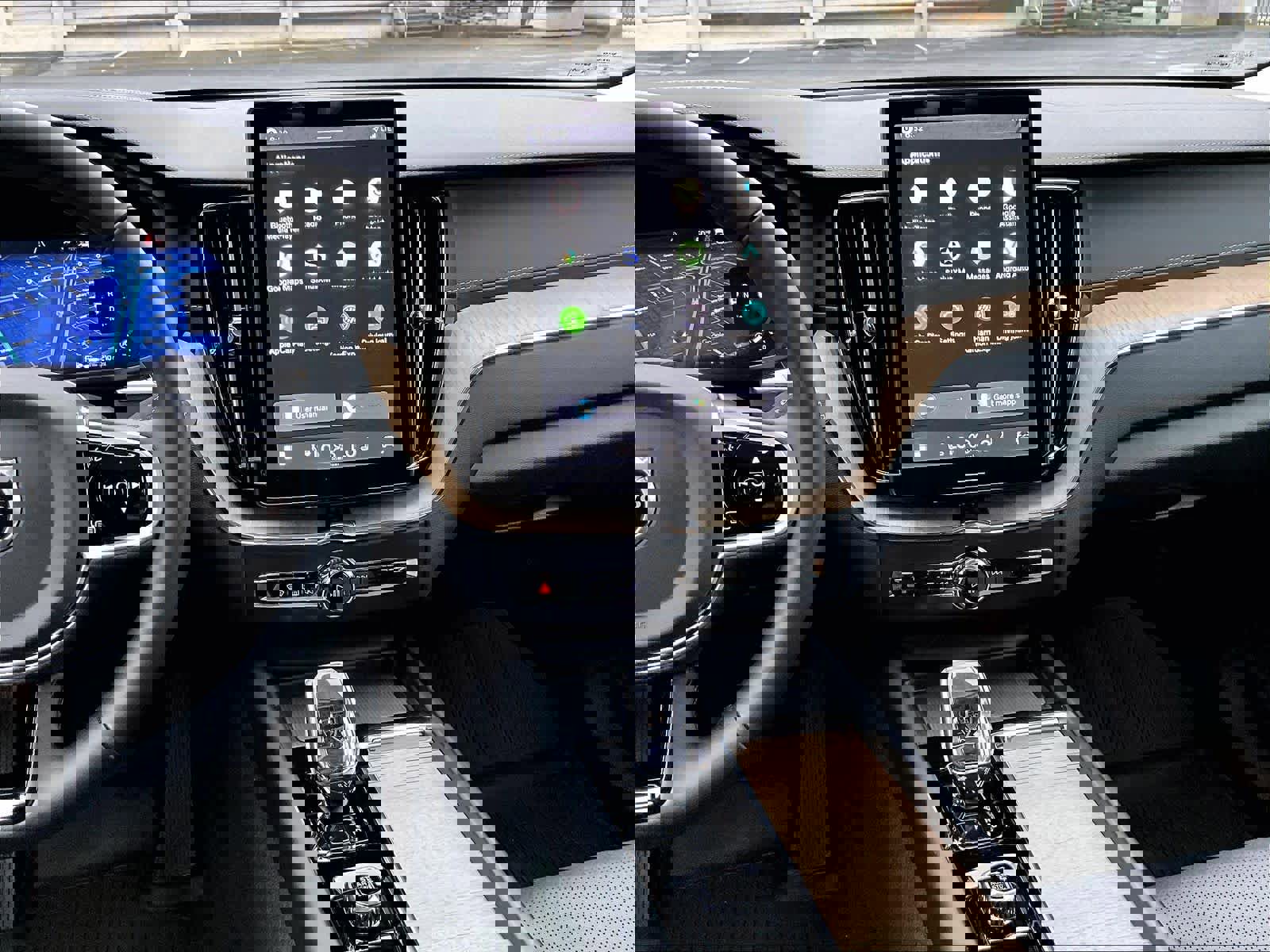 Used 2026 Volvo XC60 B5 Ultra w/ Climate Package image 9