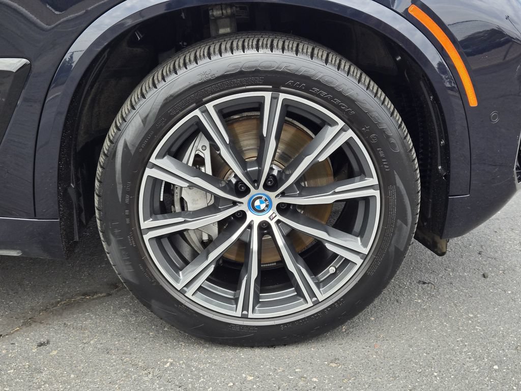 Certified 2024 BMW X5 xDrive50e w/ M Sport Package AWD/4WD image 12