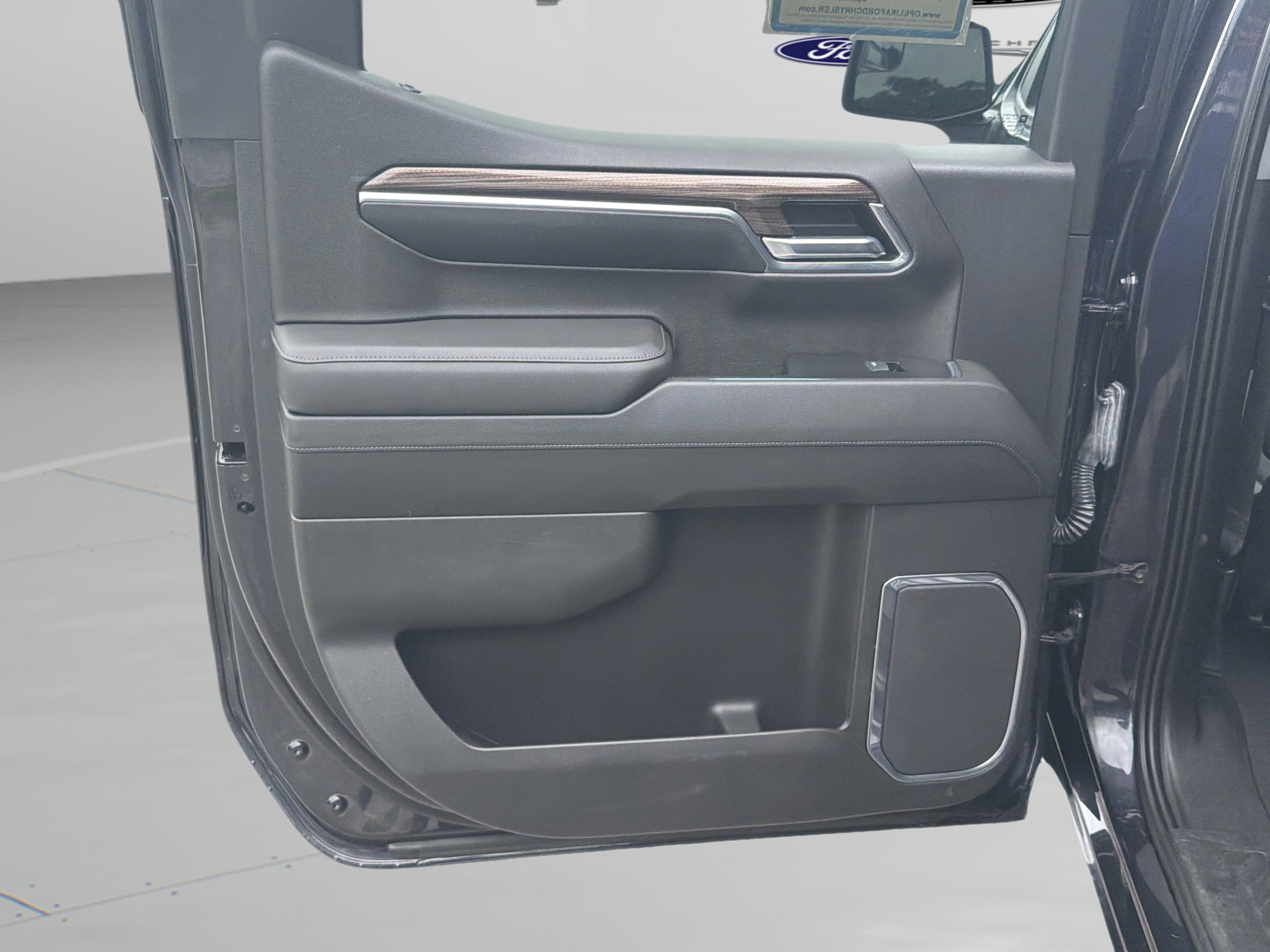 Used 2022 Chevrolet Silverado 1500 LT AWD/4WD image 24