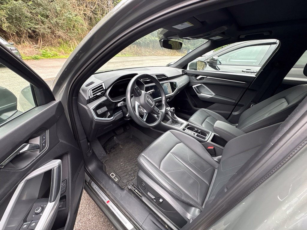 Used 2022 Audi Q3 2.0T Premium AWD/4WD image 3