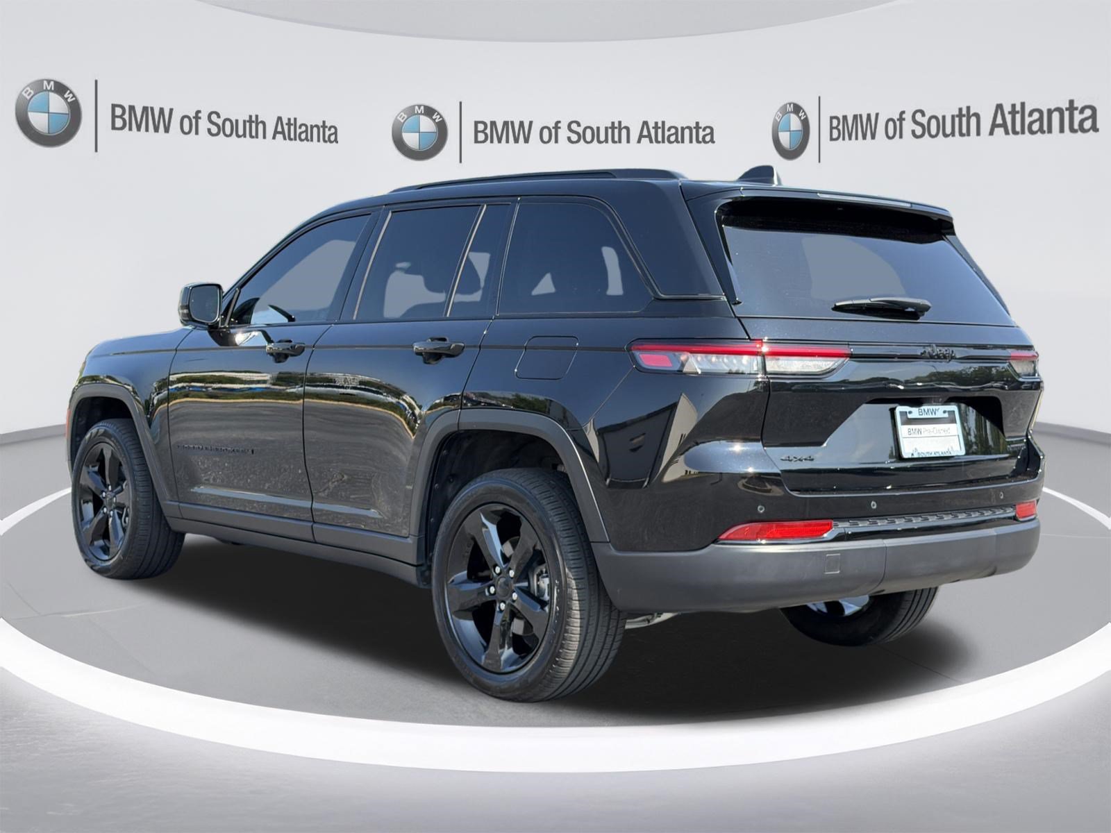 Used 2025 Jeep Grand Cherokee Limited w/ Black Appearance Package AWD/4WD image 24