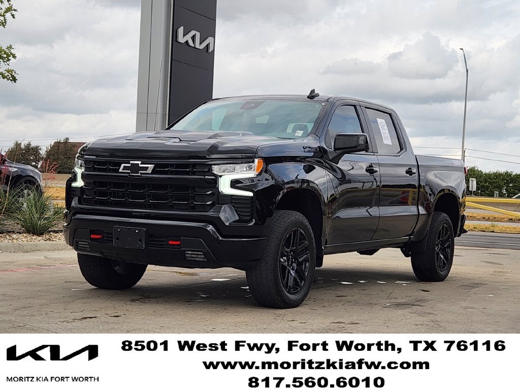Used 2025 Chevrolet Silverado 1500 LT Trail Boss w/ Convenience Package II AWD/4WD image 3