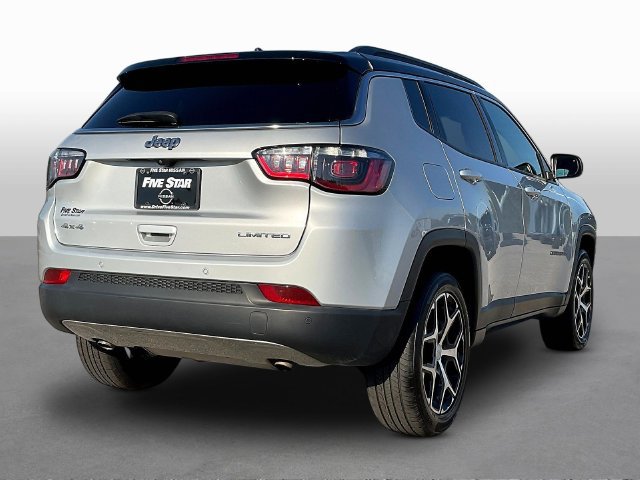 Used 2024 Jeep Compass Limited AWD/4WD image 7