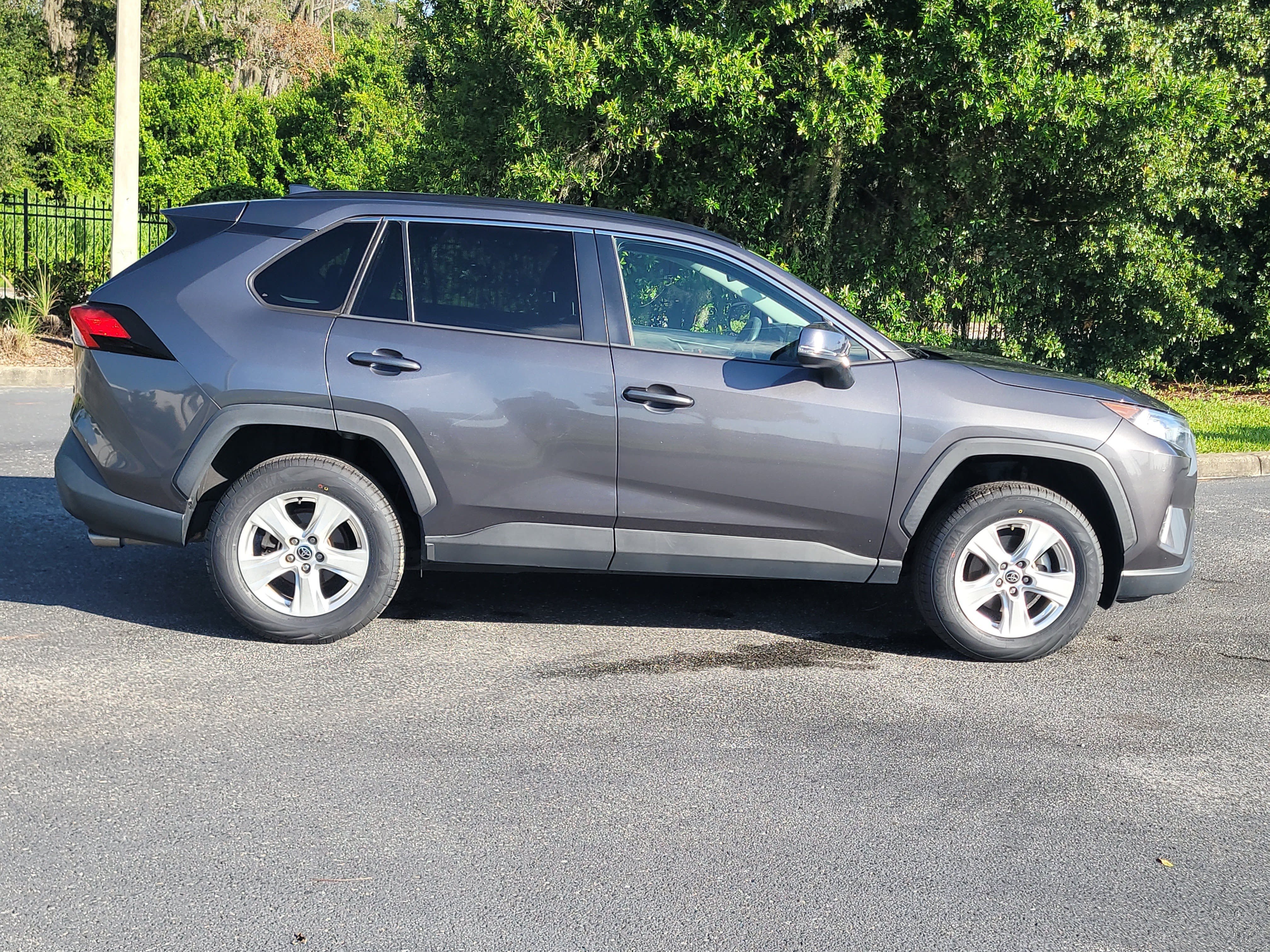 Used 2021 Toyota RAV4 XLE FWD image 8