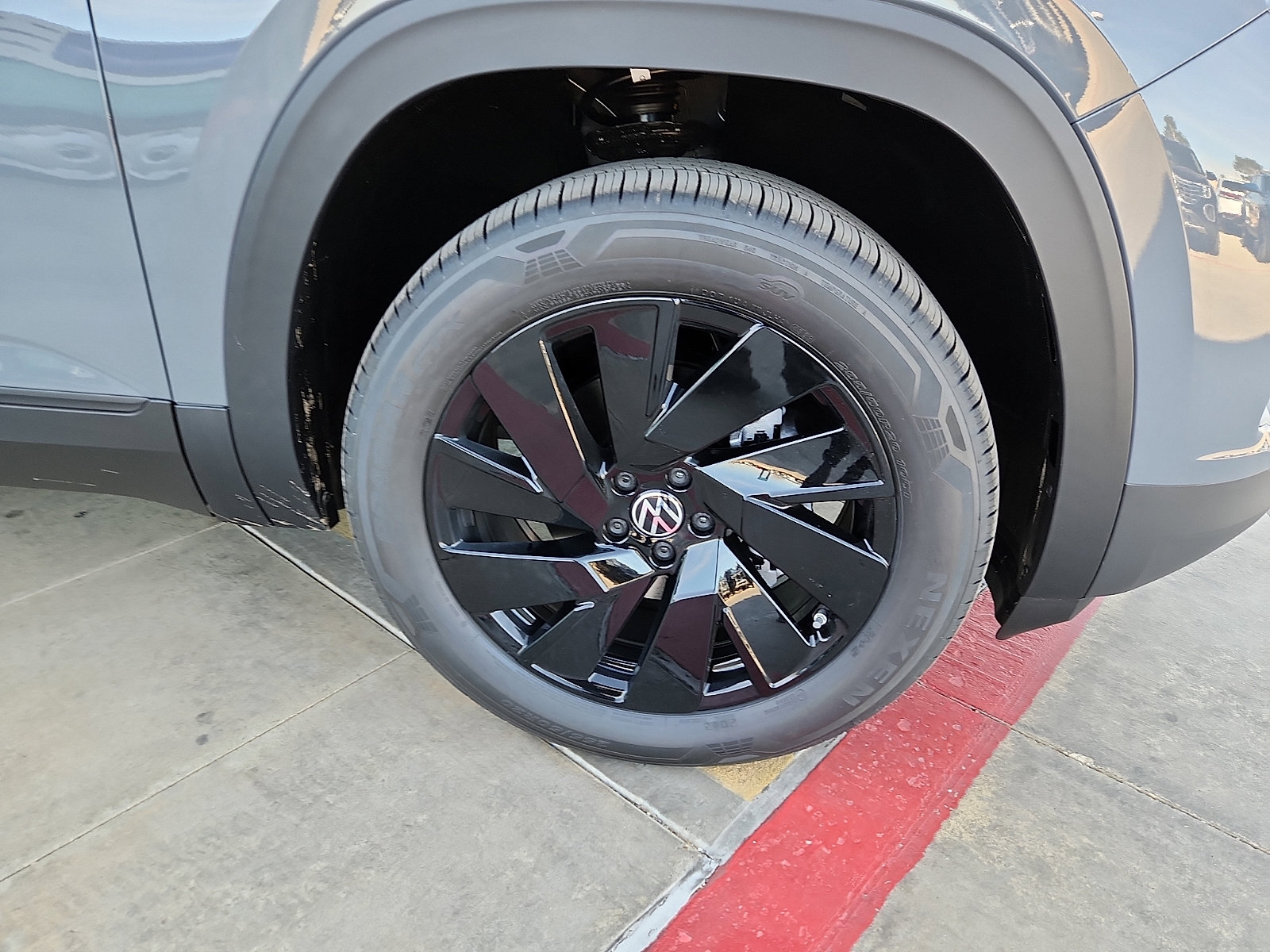 New 2026 Volkswagen Atlas SE image 9