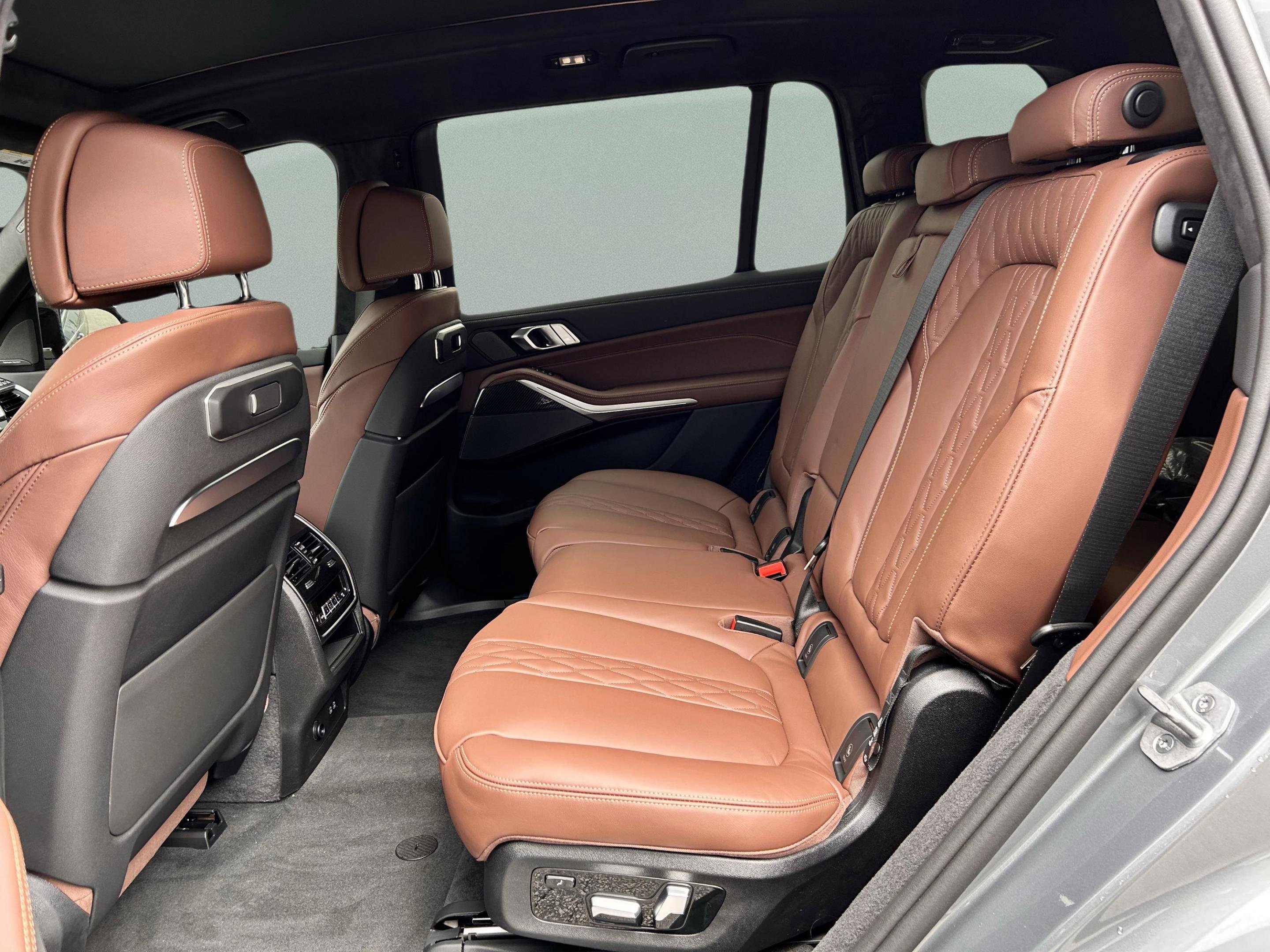 Used 2026 BMW X7 M60i image 26