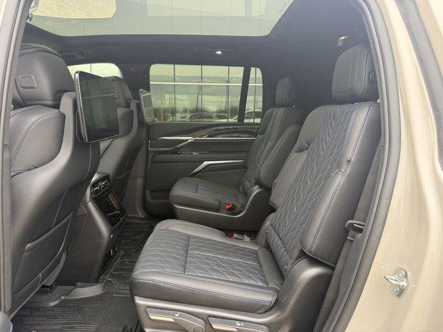 New 2026 Cadillac Escalade IQL Sport 1 w/ LPO, Floor Liner Package AWD/4WD image 11