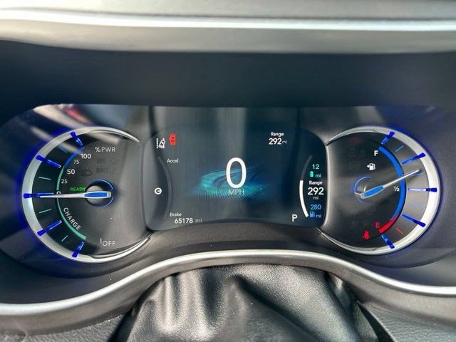Used 2024 Chrysler Pacifica Limited FWD image 15