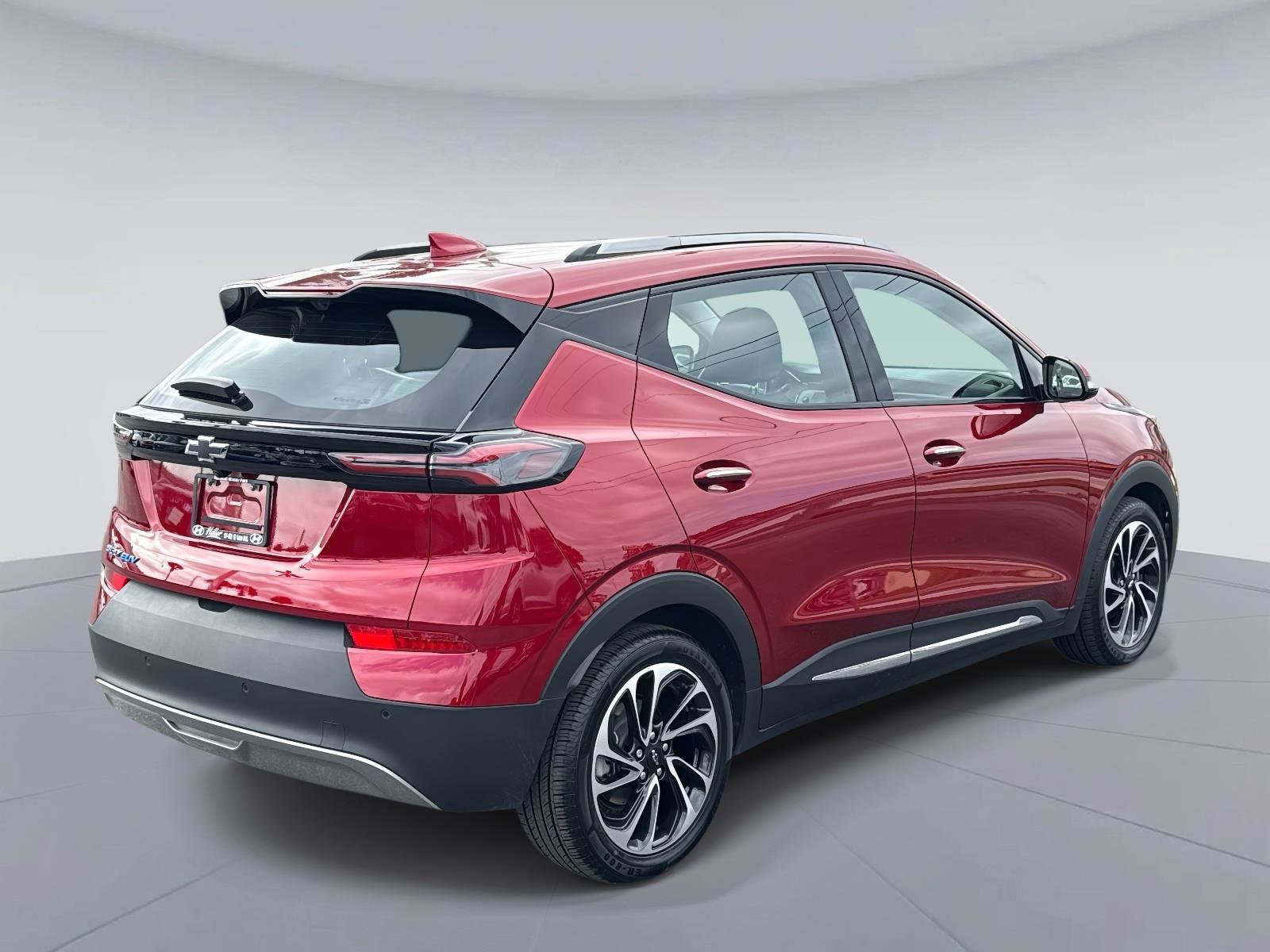 Used 2022 Chevrolet Bolt EUV Premier w/ Sun & Sound Package image 3