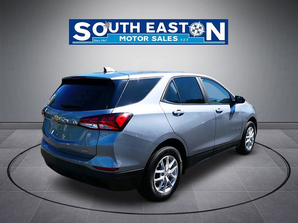 Used 2023 Chevrolet Equinox LS w/ LPO, Floor Liner Package AWD/4WD image 6