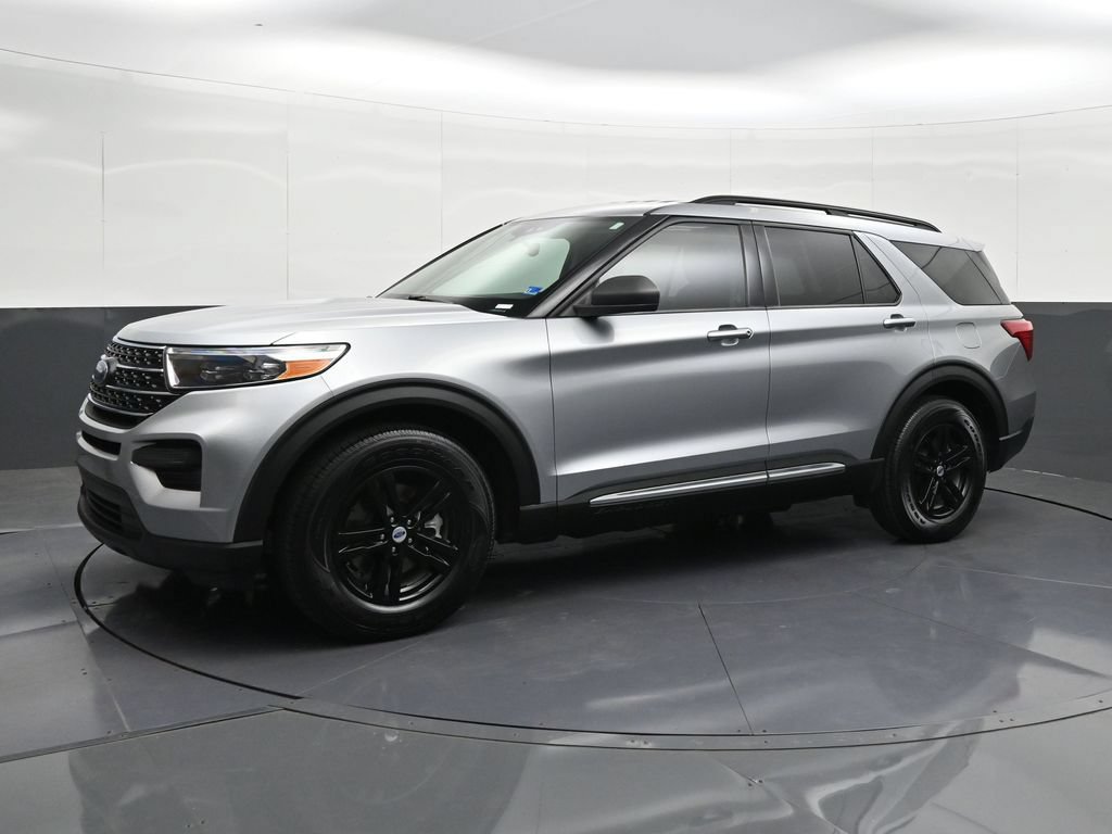 Used 2023 Ford Explorer XLT RWD image 1
