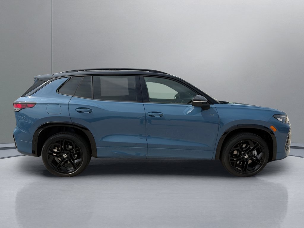 New 2026 Volkswagen Tiguan SE R-Line AWD/4WD image 9