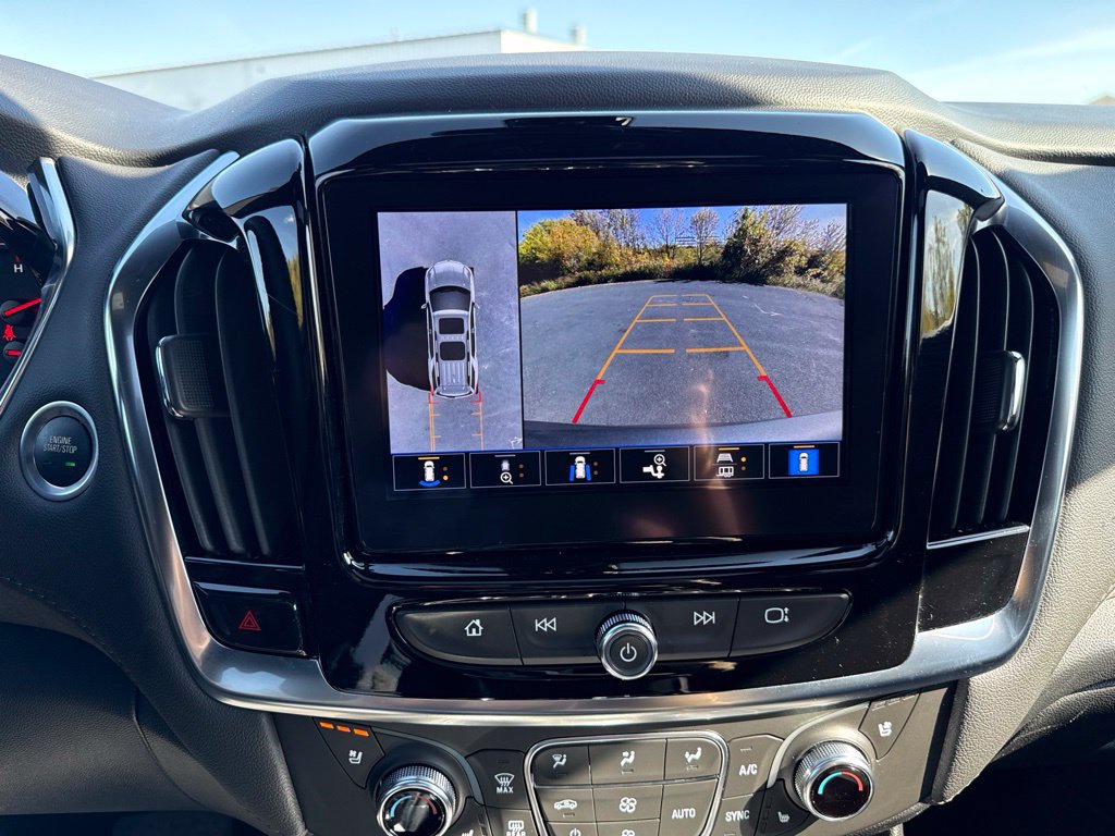Used 2023 Chevrolet Traverse High Country AWD/4WD image 38
