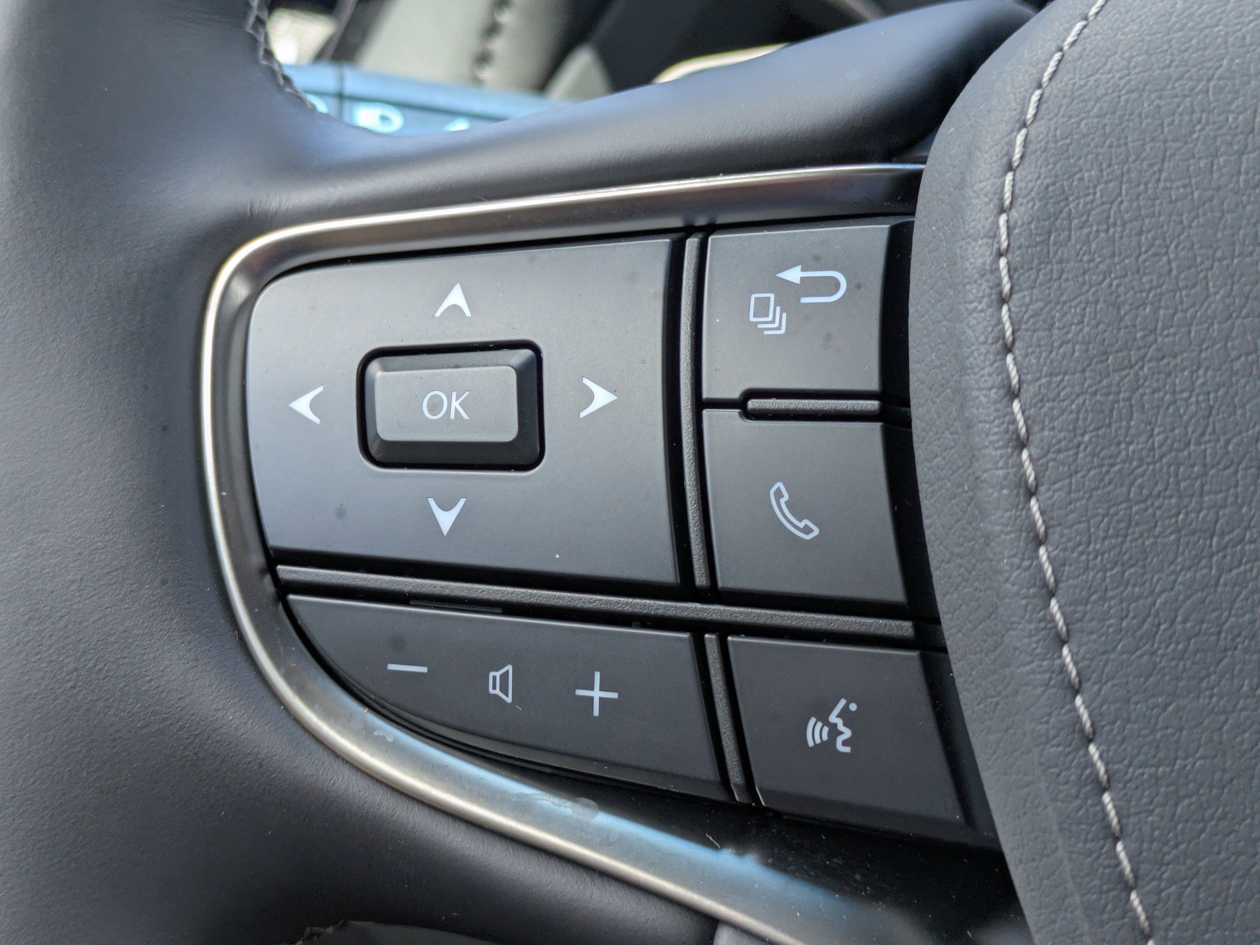 Used 2023 Lexus LS 500 w/ Interior Upgrade Package image 23