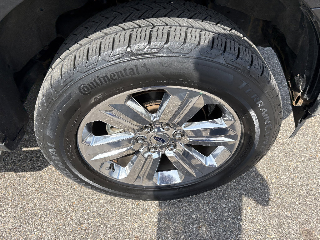 Used 2018 Ford F150 XLT w/ Equipment Group 302A Luxury image 12