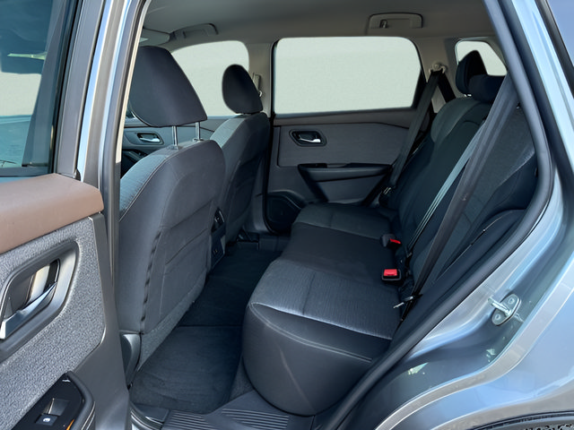 Used 2021 Nissan Rogue SV AWD/4WD image 4