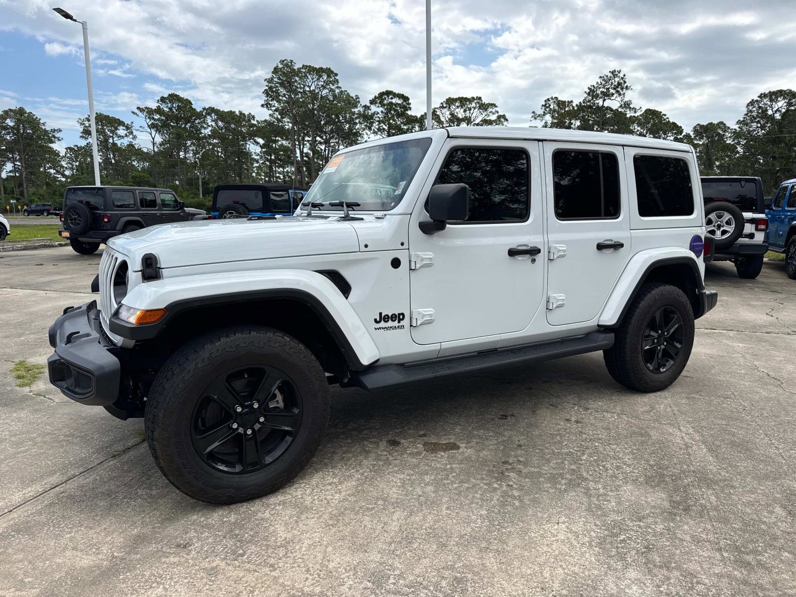 Certified 2021 Jeep Wrangler Unlimited Sahara AWD/4WD image 7