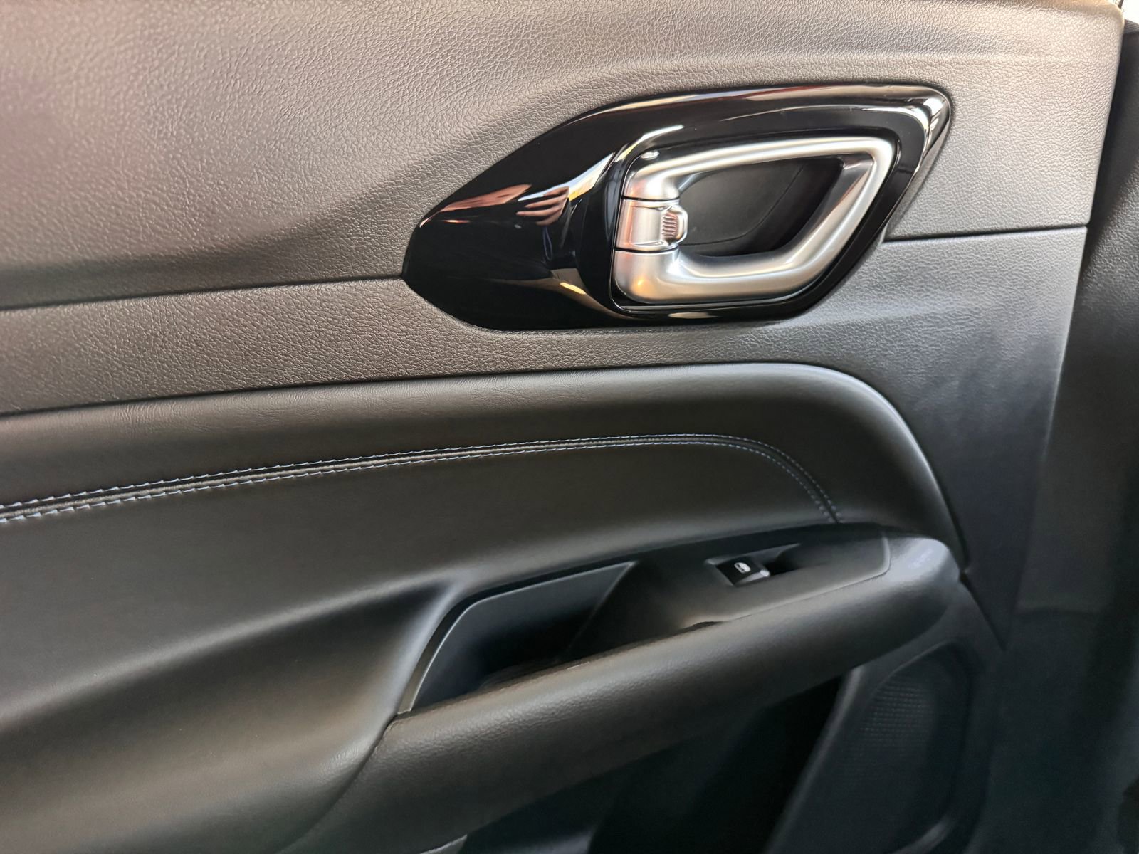 New 2026 Jeep Compass Limited image 24