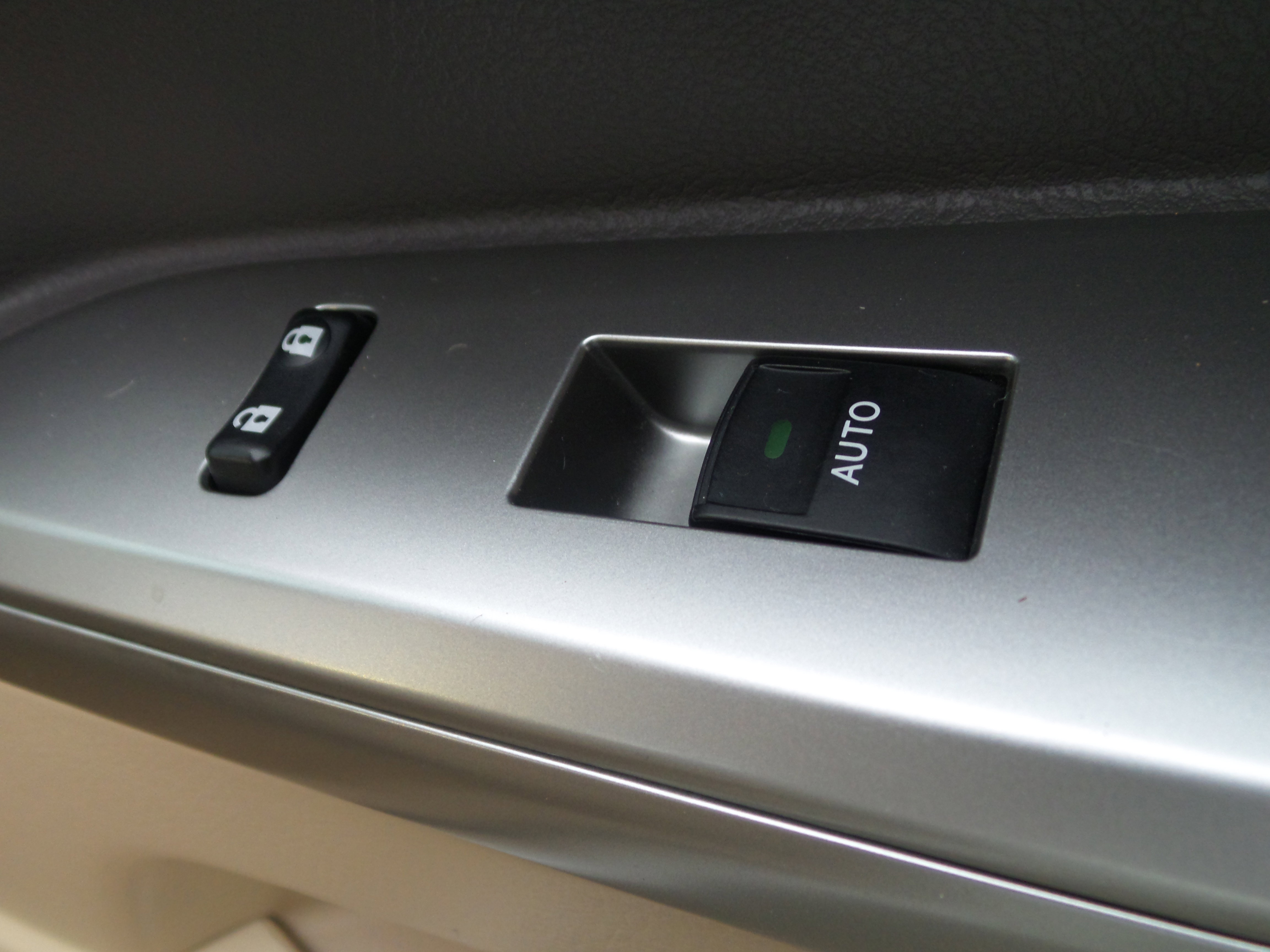 Used 2013 Toyota Land Cruiser image 51