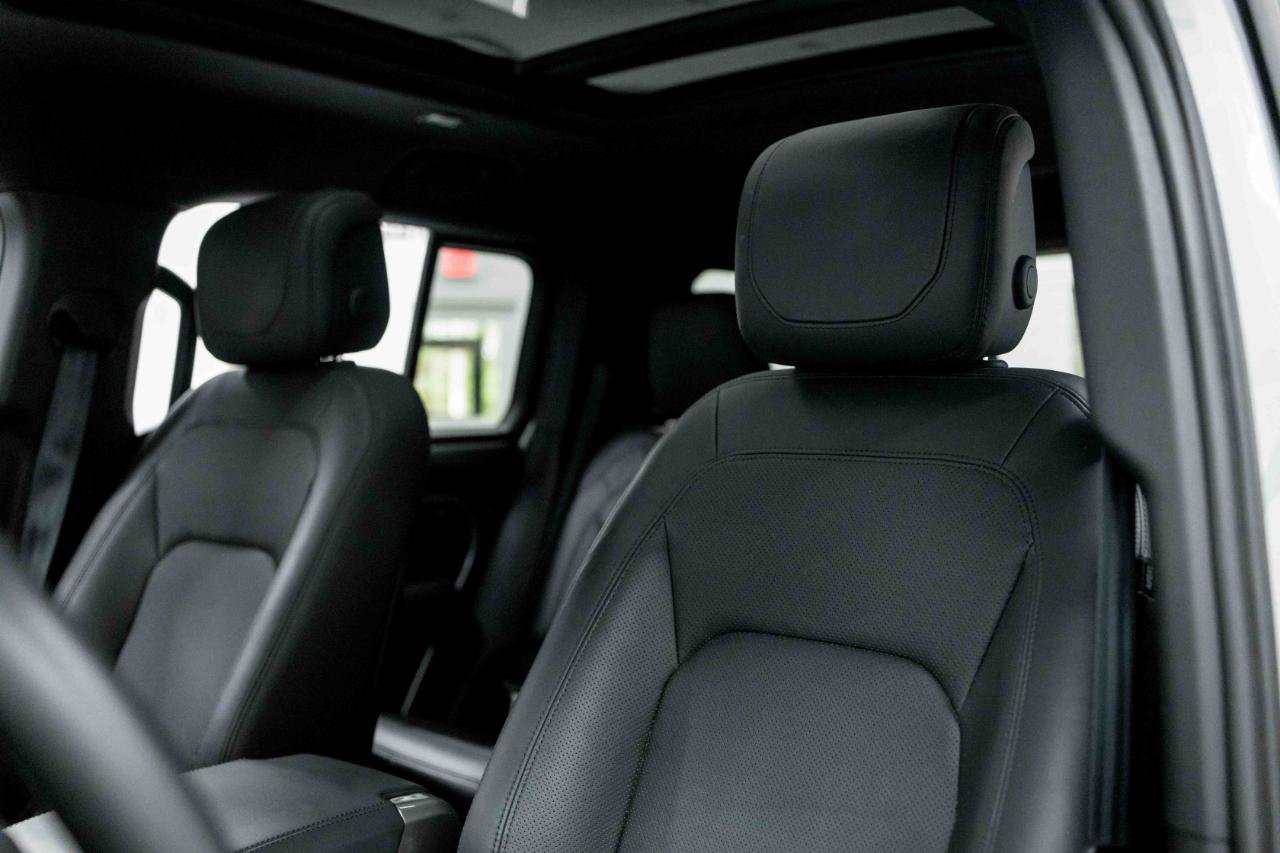 Used 2023 Land Rover Defender 130 SE image 67