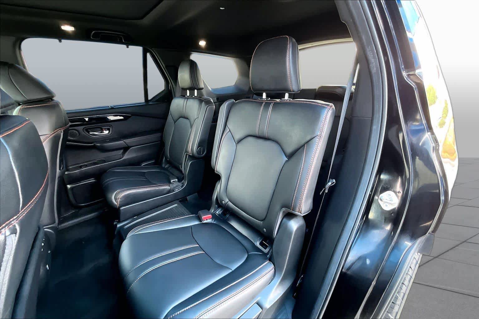 Used 2025 Honda Pilot TrailSport image 20
