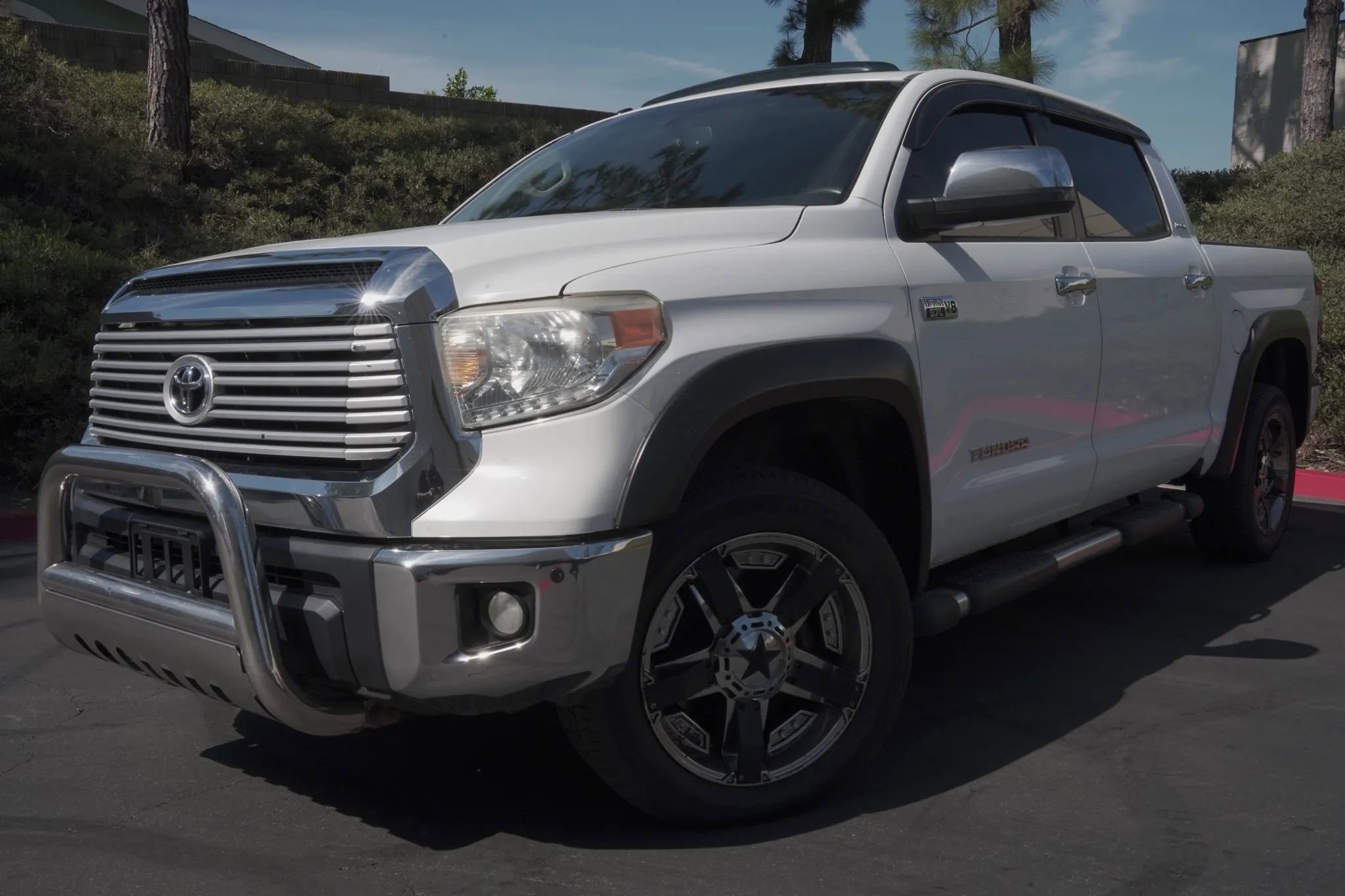 Used 2014 Toyota Tundra Limited w/ Limited Premium Package image 1