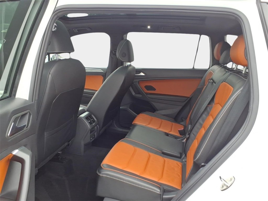 Used 2021 Volkswagen Tiguan SEL Premium R-Line image 10