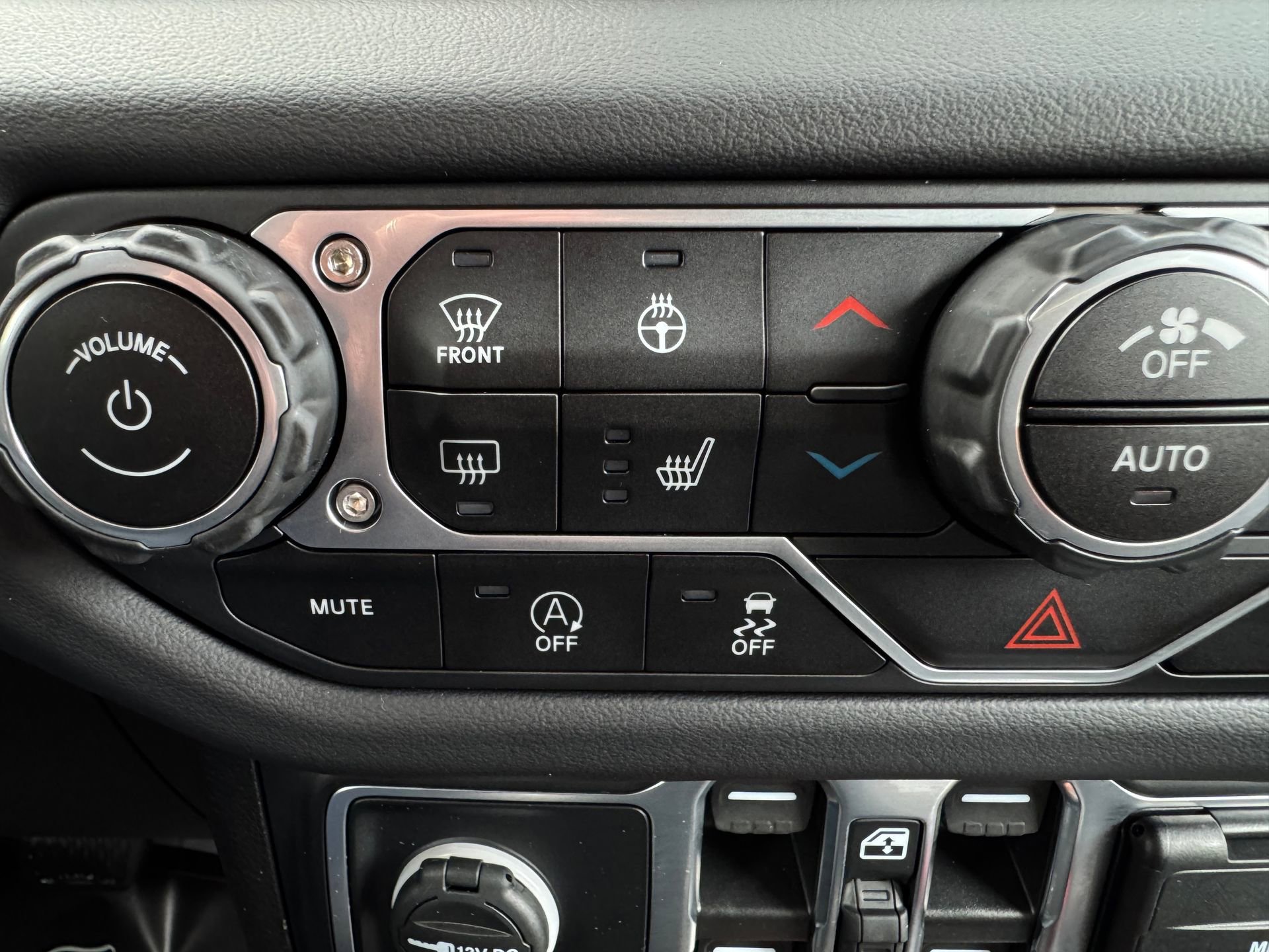 Used 2024 Jeep Wrangler Unlimited Rubicon AWD/4WD image 39